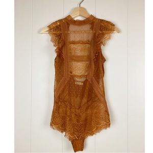 ♥️… Free People Winnie Lace Bodysuit